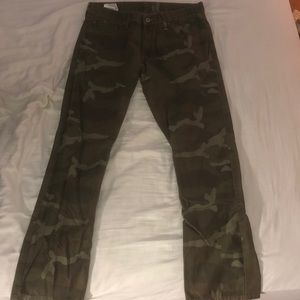 Men’s Levi camo bootcut jeans